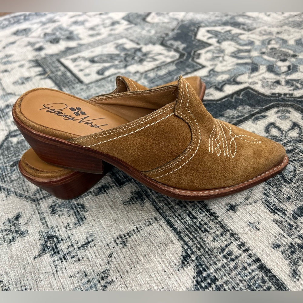 Patricia Nash Mule Shoes, size 6.5, brown